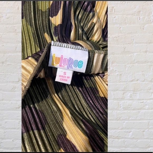 LuLaRoe Shirley Satiny Camo Print Open Front Kimono Large - Picture 9 of 10